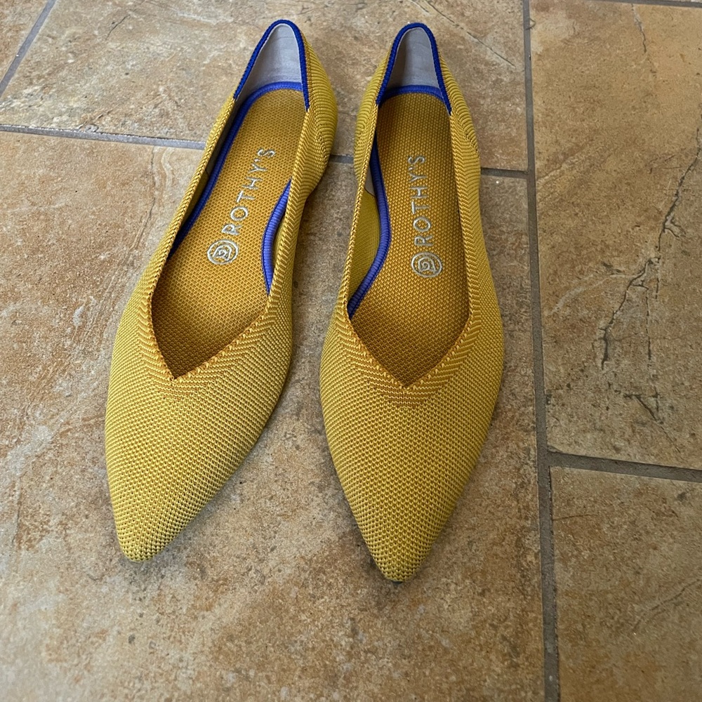 Rothy’s Marigold Points Size 9